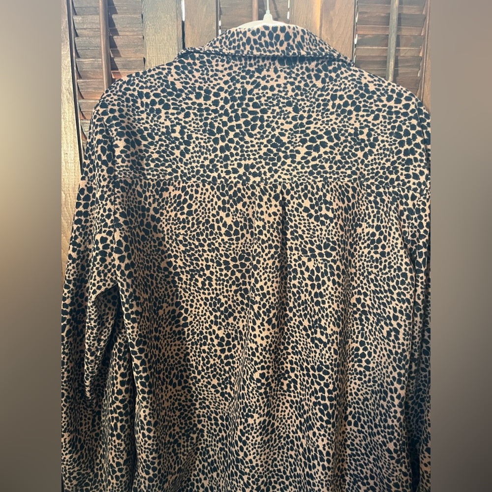Women’s button down - Picture 2 of 3